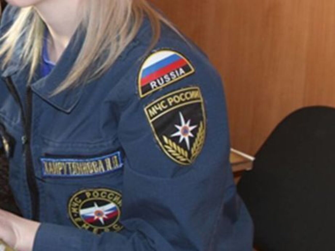 По данным МЧС РФ, погибли три человека, еще трое были извлечены из-под обломков