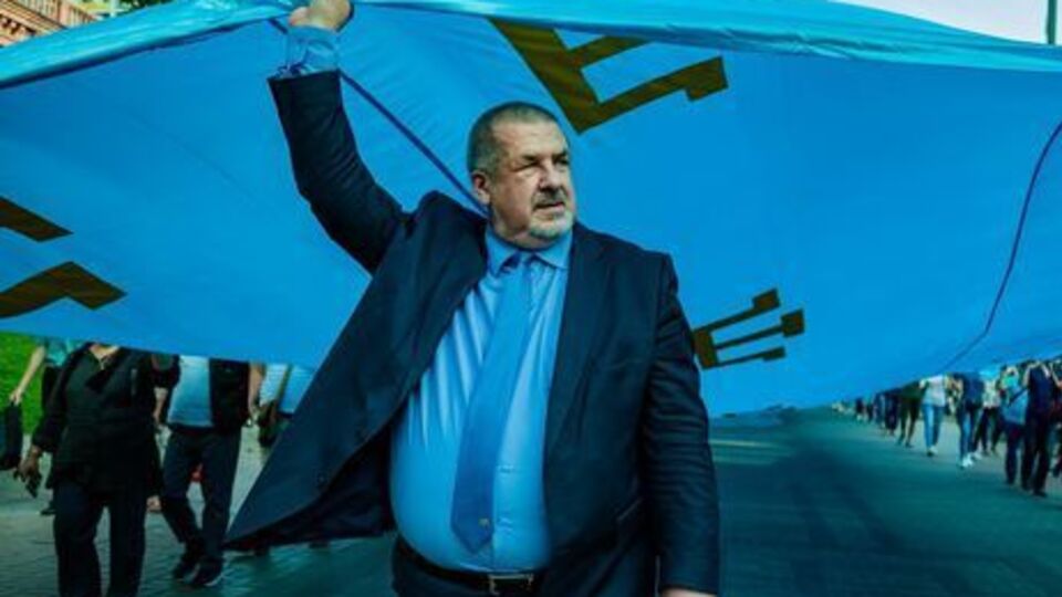 Чубаров закликав петардами, хлопавками та бенгальськими вогнями зустрічати Новий рік за київським часом