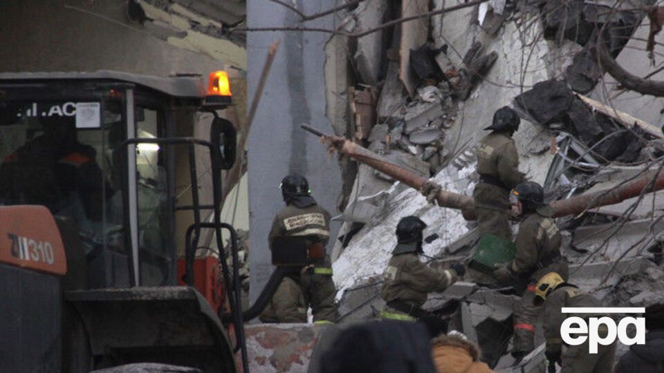 На месте взрыва продолжаются спасательные работы