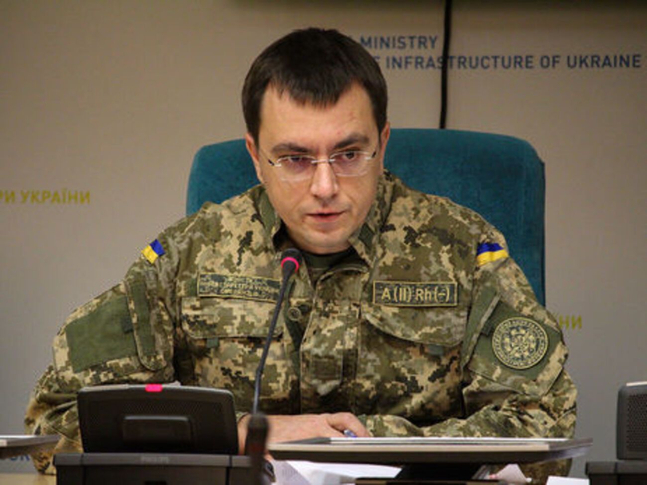 Омелян: Частково розблоковані порти Бердянськ та Маріуполь