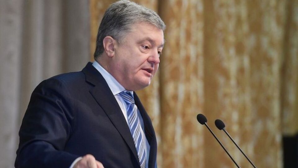 Порошенко: Мы защищаем украинскую землю, защищаем конституционные права и свободы граждан, включая избирательное право