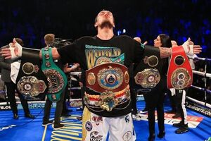 ВВС зазначає, що Усик провів "блискучий рік"