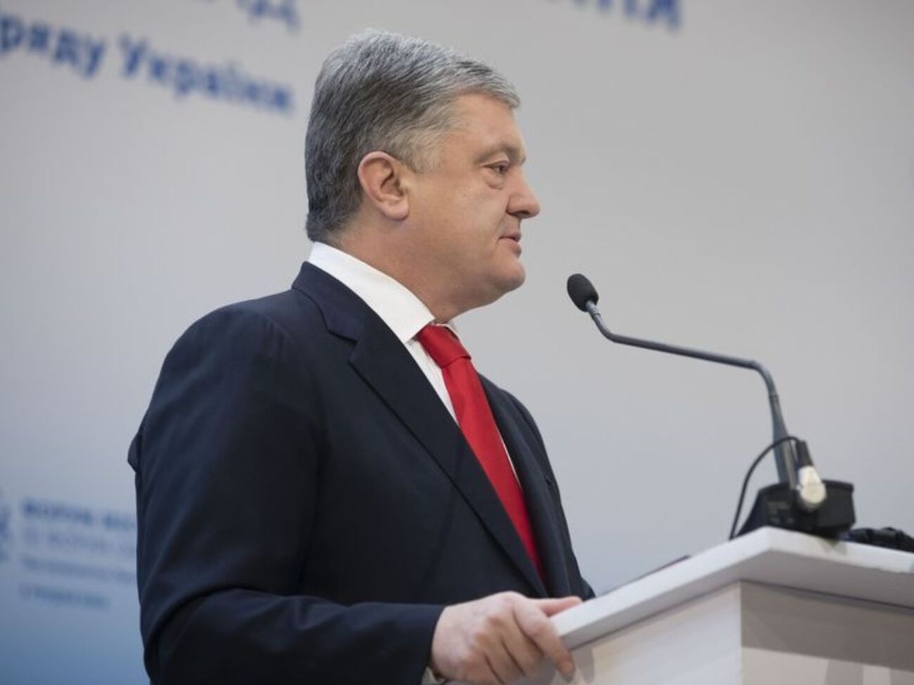 Порошенко: Верующие сами будут выбирать, в какую церковь им ходить