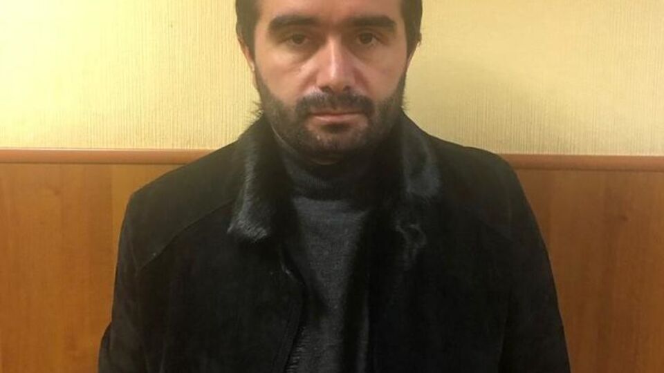 Раніше затриманого "злодія в законі" притягували до кримінальної відповідальності у РФ і Грузії за злочини, пов'язані з обігом наркотиків, і квартирні крадіжки