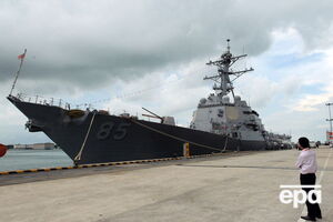 USS McCampbell прошел недалеко от базы Тихоокеанского флота РФ