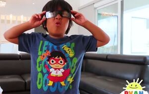 Семилетний Райан стал рекордсменом по сборам в YouTube