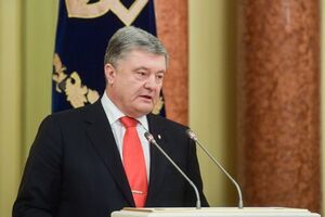 Порошенко отметил, что из Житомирской области на важные оборонные направления будут передислоцированы подразделения десантно-штурмовых войск