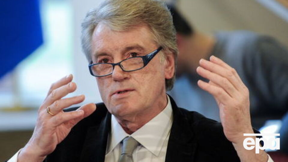 По словам Ющенко, пересмотр двусторонних отношений подтвердит, что Украина и Россия не являются стратегическими партнерами