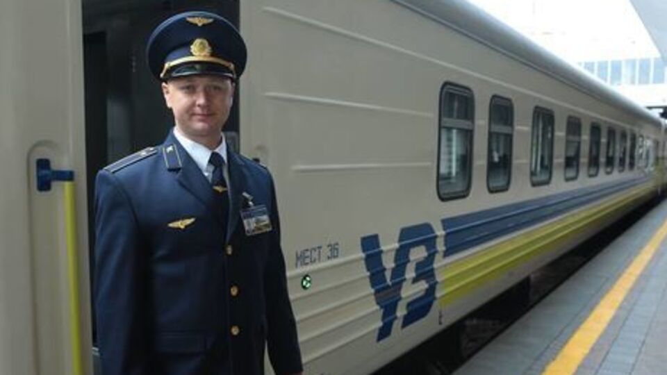 После реализации всех билетов на регулярные поезда "Укрзалізниця" начнет продажу проездных документов на дополнительные