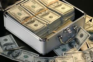 Журналісти і далі стверджують, що ФФУ привласнила $1,5 млн