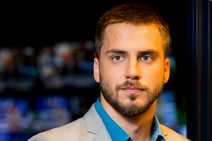 Военное положение, разрыв договора о дружбе с РФ. Выборы близятся, что на очереди? Запрет офшоров? Визовый режим или разрыв дипотношений с РФ?