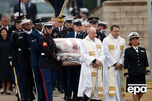 Джорджа Буша – старшего похоронили в Техасе. Фоторепортаж