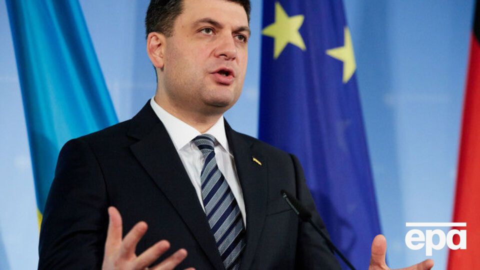 Гройсман про облгази: Вони, монополісти, сіли на шию і звісили ноги
