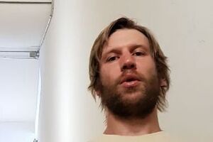 Дорн обнажился для видео