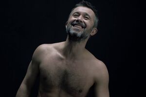 Бабкін: Уже дуже близько зимові свята, а в цьому треку є те особливе тепло, ідеальне, щоб закутатися у плед, випити чогось гарячого і насолоджуватися моментом, забувши про метушню