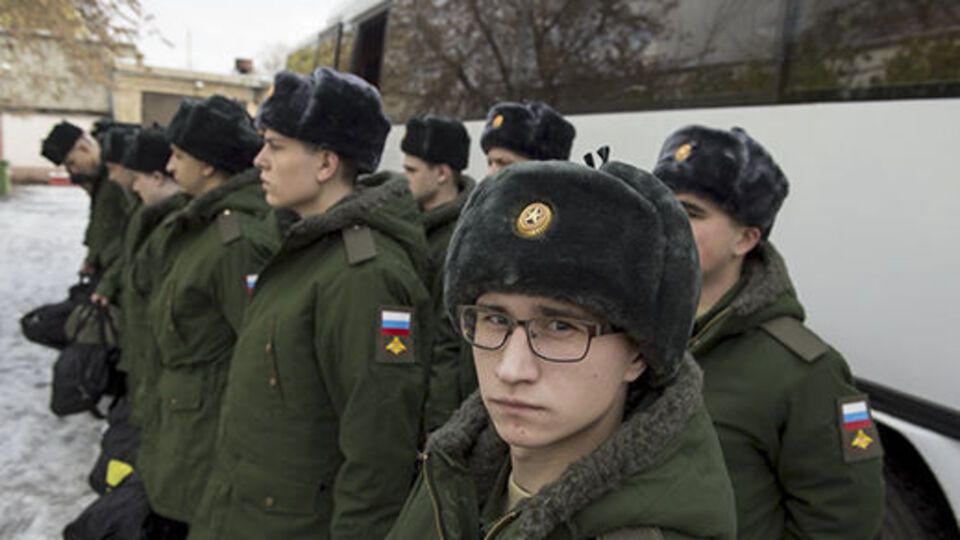 В окупованому Криму призвали в російську армію понад 200 новобранців
