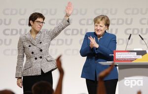 Портников: Крамп-Карренбауер (ліворуч) уважають прихильницею курсу Меркель