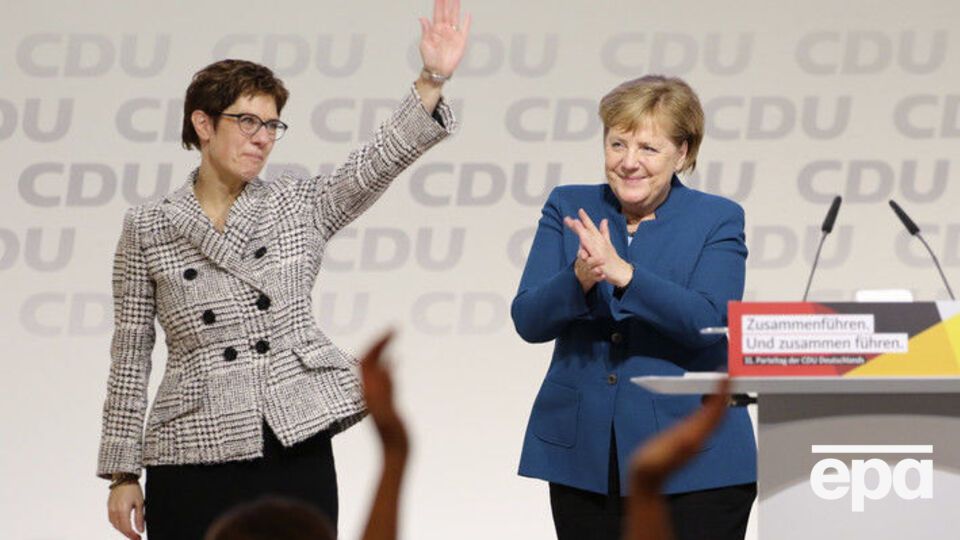 Портников: Крамп-Карренбауер (ліворуч) уважають прихильницею курсу Меркель