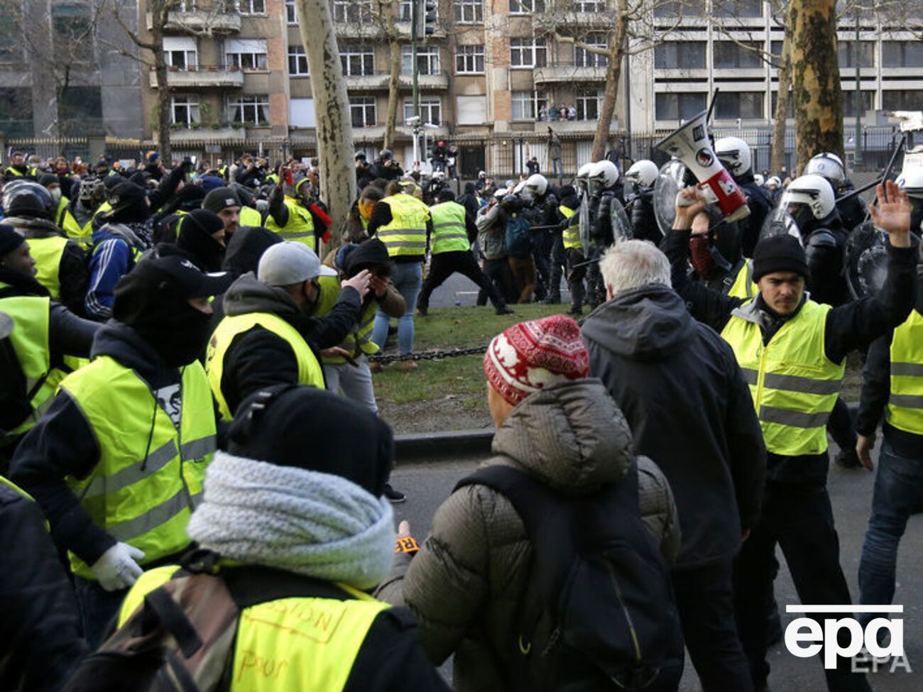 У Парижі протестують із листопада