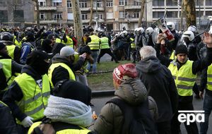 У Парижі протестують із листопада