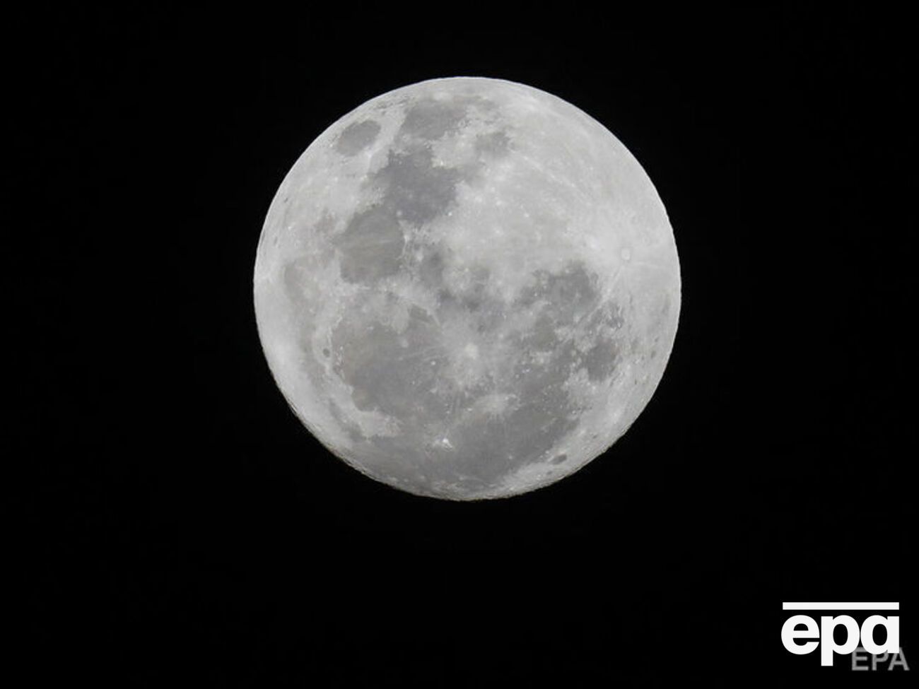 Китай доправив зонд на Місяць