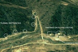 Супутникові знімки свідчать, що військову базу активно використовують