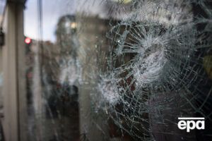 Участники акции "желтых жилетов" громили магазины в Париже