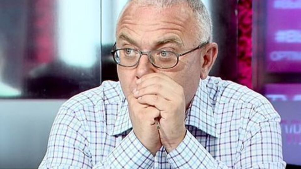 Лобков: Щоб подивитися сюжет за участю ймовірної дочки президента Тихонової, потрібно надіти модний нині аксесуар – шапочку із фольги проти опромінення рептилоїдами