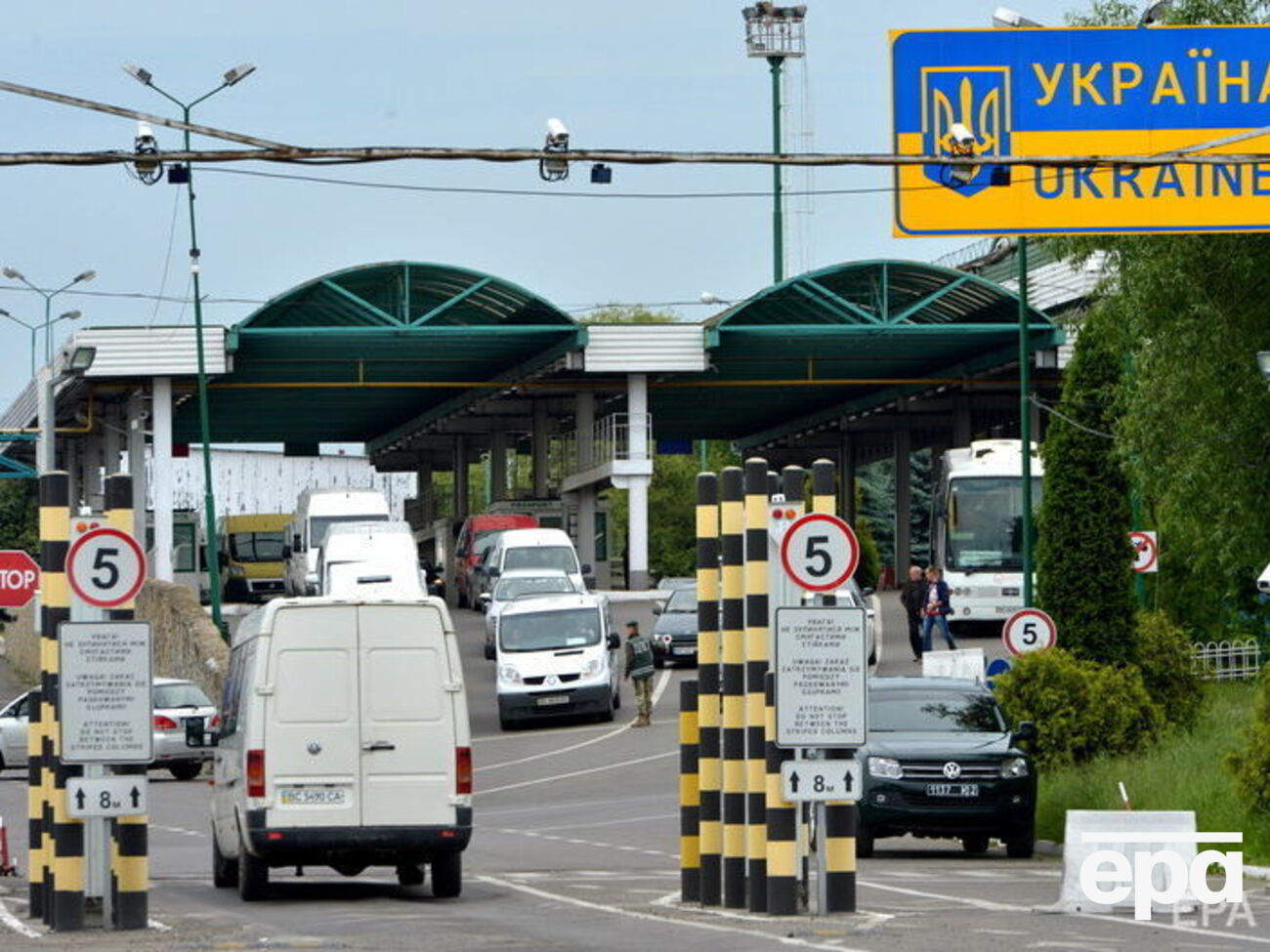 На территорию Украины не пропускают граждан РФ в возрасте от 16 до 60 лет