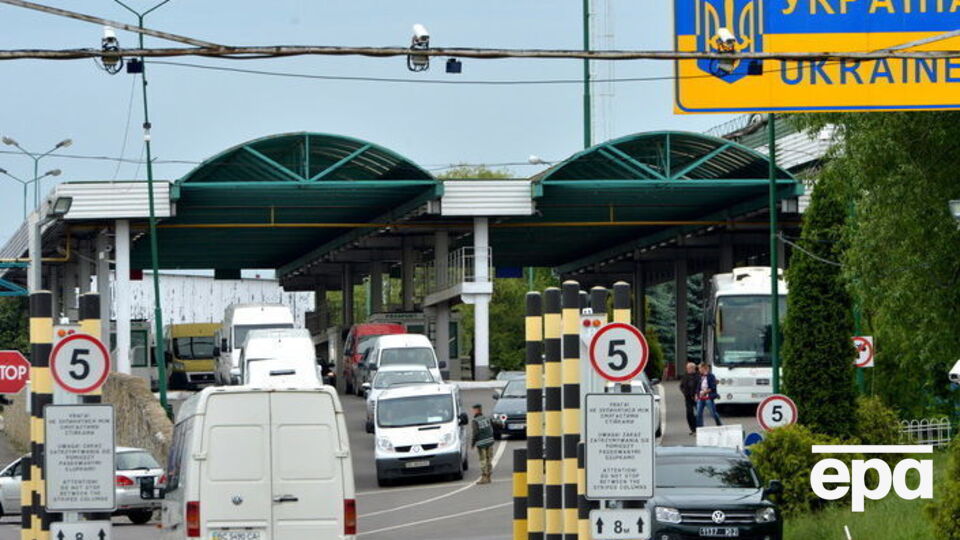 На территорию Украины не пропускают граждан РФ в возрасте от 16 до 60 лет