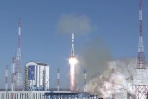 Ракета-носитель вывела на орбиту 11 космических аппаратов