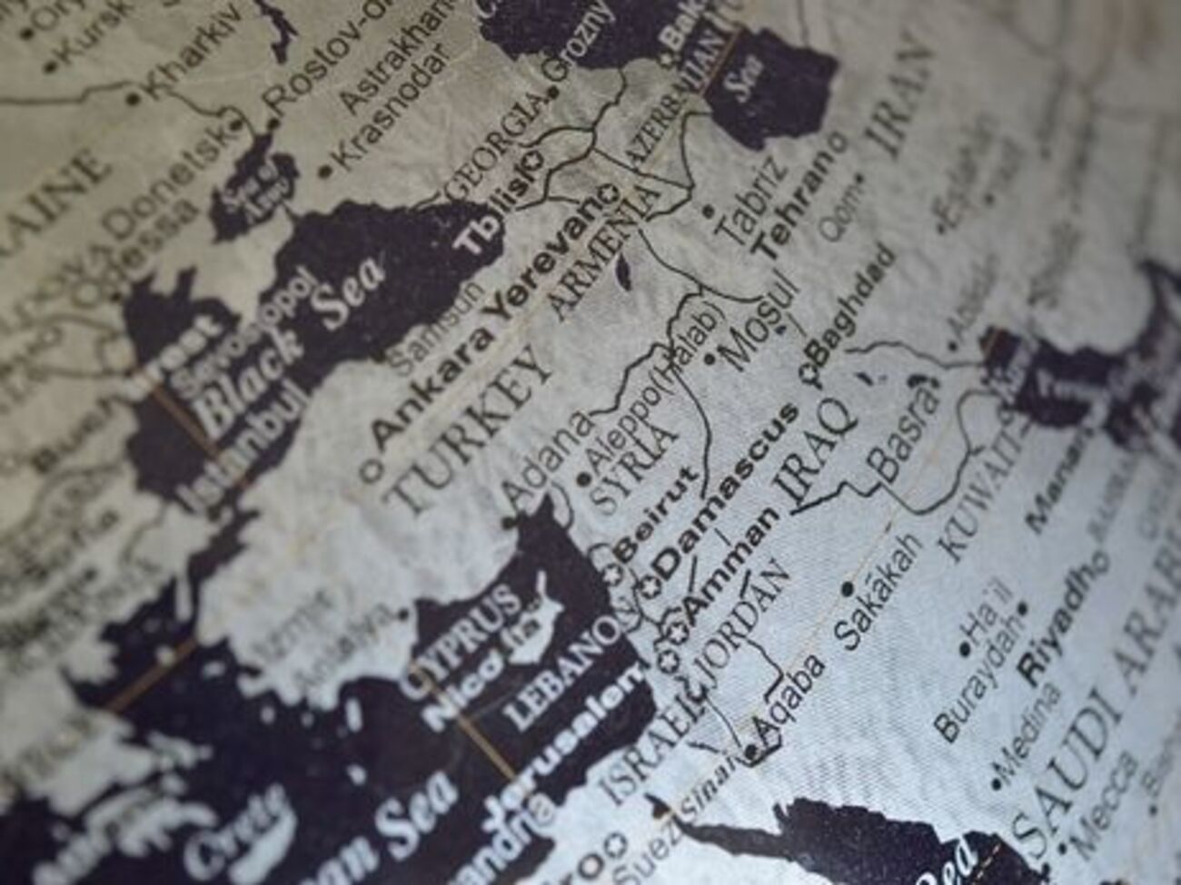 Це не перший випадок неправомірного позначення Криму на картах як російської території