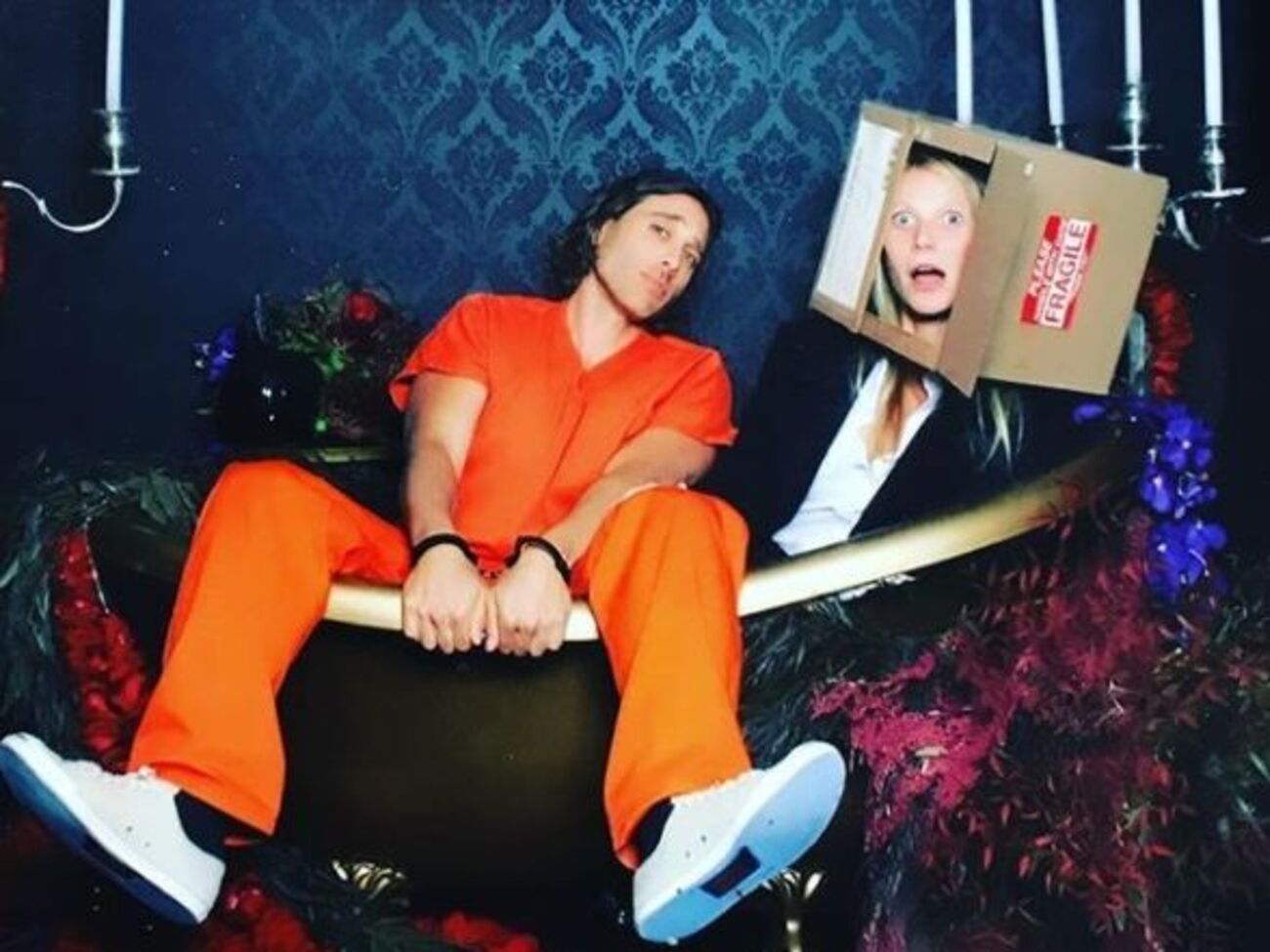 8 января влюбленные объявили о помолвке