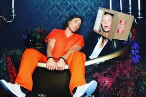 8 января влюбленные объявили о помолвке