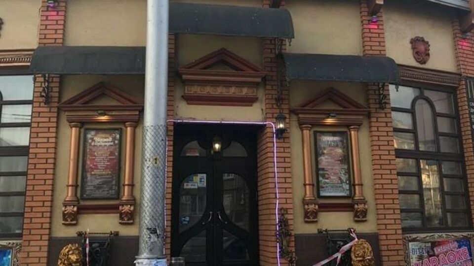 Военный умер от ранения ножом в горло