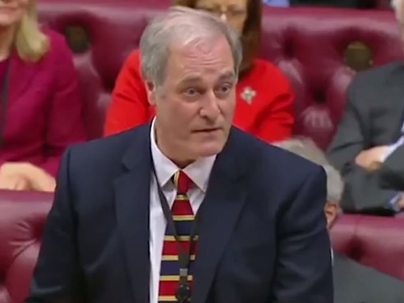 Бейтс заявил, что ему стыдно за свое опоздание в Палату лордов