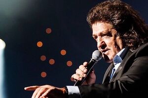 Бобул: Столько интересных людей вокруг – писателей, артистов, а что такое Апрель?