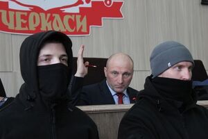 Депутаты голосовали в присутствии активистов