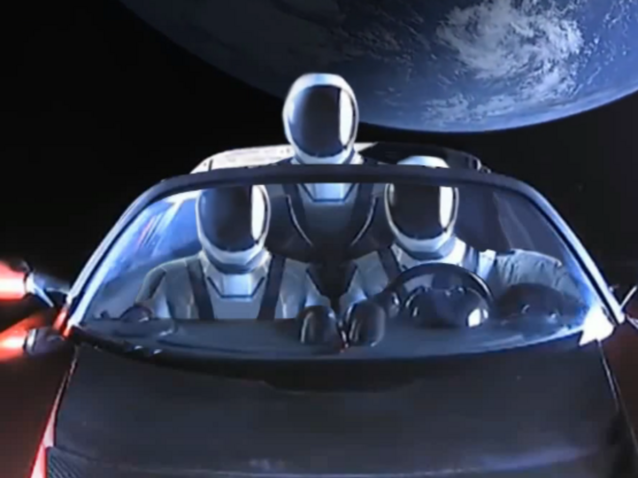 Пользователи соцсетей с радостью "освоили" космическую тематику