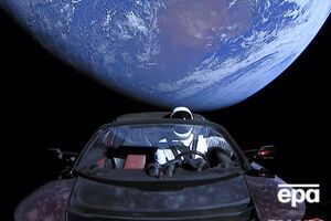 7 февраля Tesla Roadster, которую выпустили с борта ракеты-носителя Falcon Heavy, превысила орбиту Марса и начала движение к поясу астероидов
