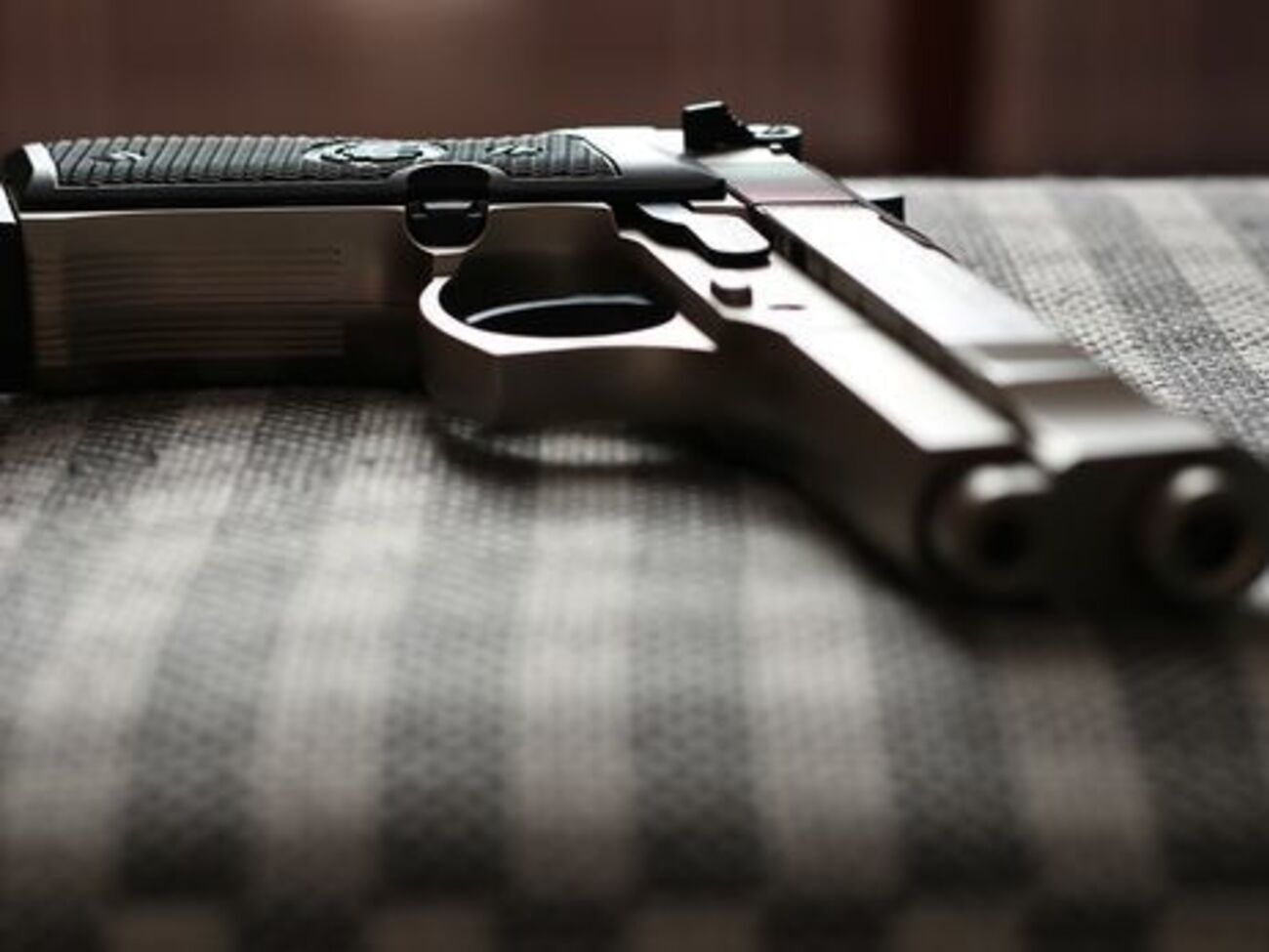 Співробітник батальйону "Дніпро-1" вистрілив у 48-річного чоловіка, він помер