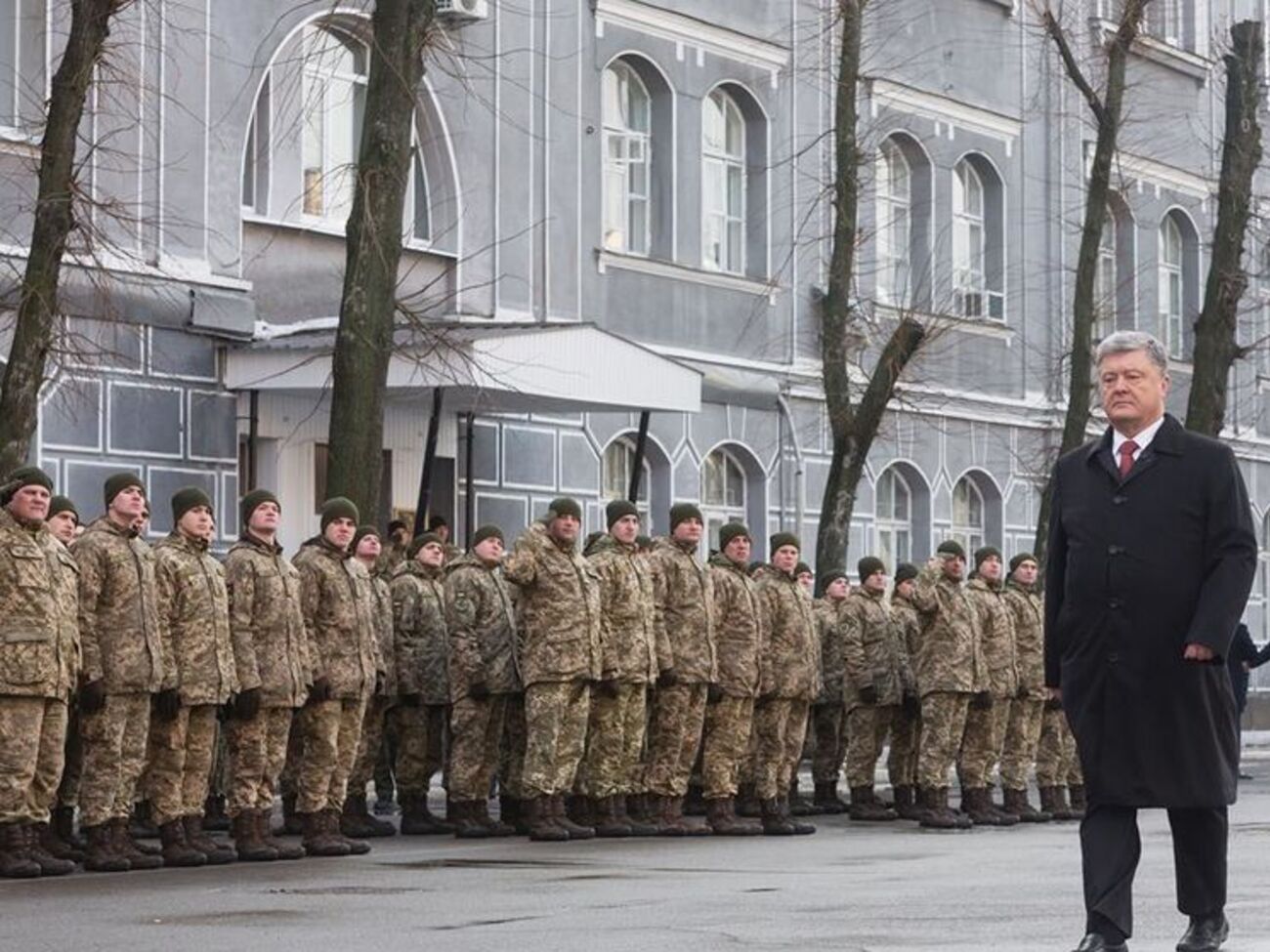 Порошенко: Продовжуємо зміцнювати обороноздатність ЗСУ!