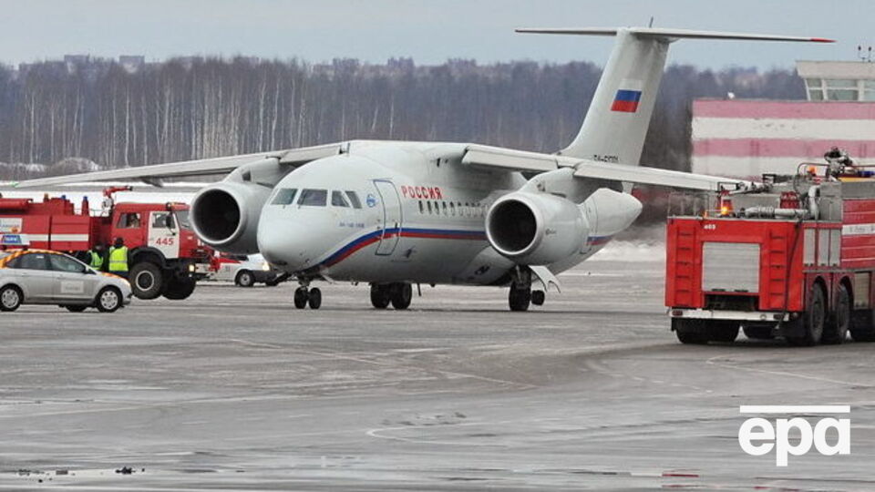 Рятувальники не сподіваються знайти живих у катастрофі російського Ан-148
