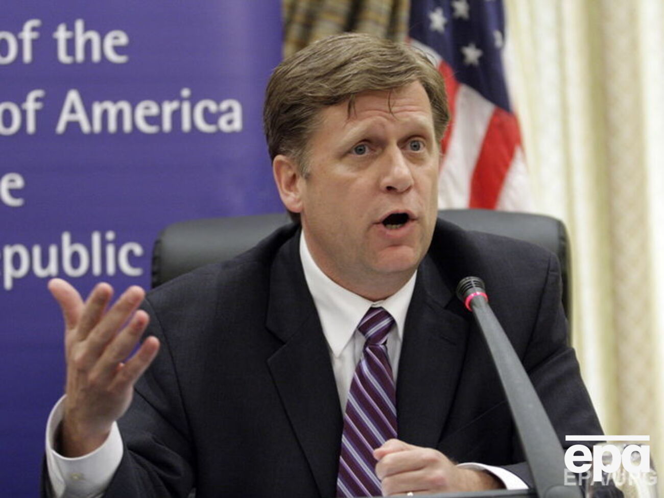 По мнению Макфола, составители доклада "невнимательно смотрели, кто есть кто"