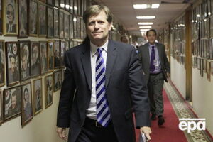 Макфол: Что было неожиданно, так это то, что на этой встрече было три лица