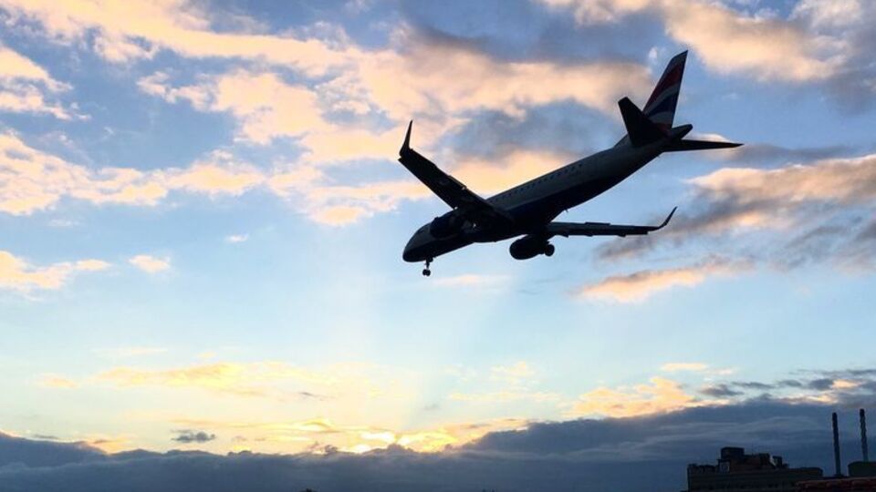 Пассажирам рекомендуют не выезжать в аэропорт и обращаться в свои авиакомпании