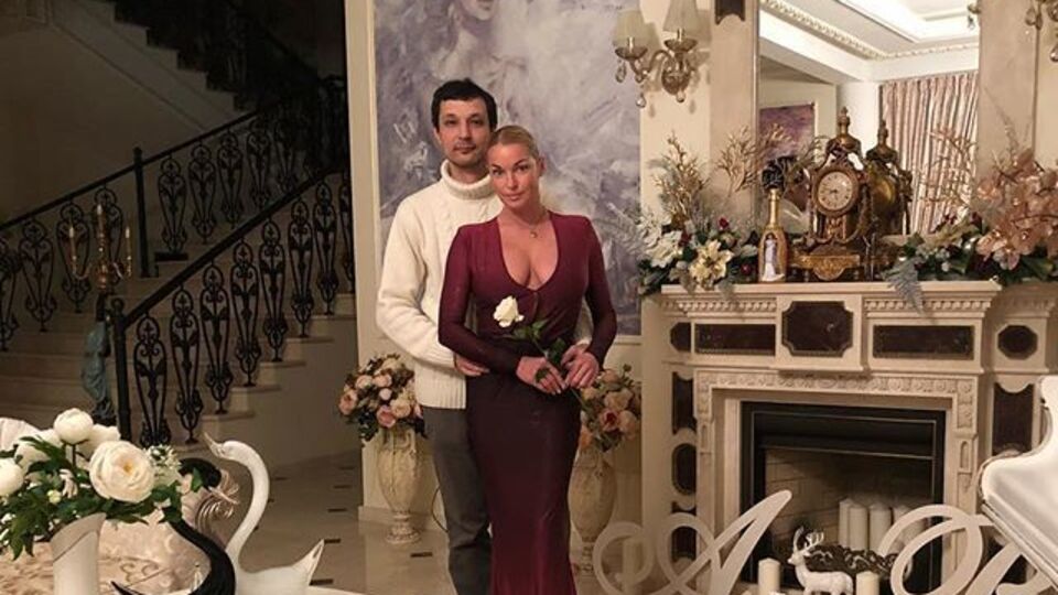Волочкова: Здорово, когда есть друг, который поможет все грамотно объяснить!