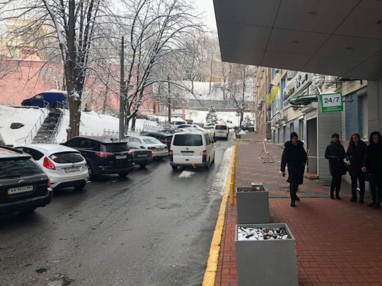 Саакашвили вывозят на белых&nbsp;Volkswagen&nbsp;