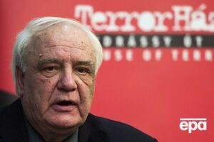 Суд над Буковським зупинили