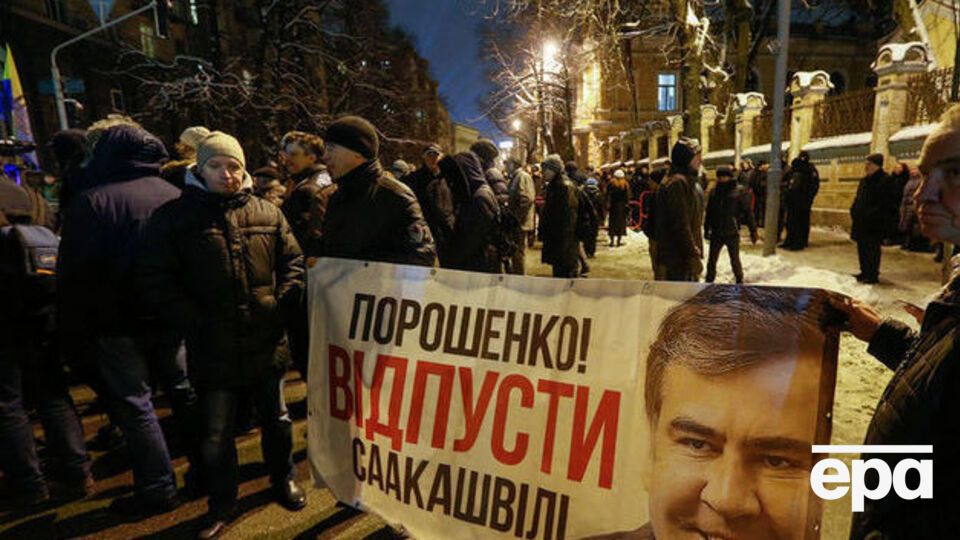 Саакашвили в Варшаве заявил, что за его высылкой стоит Порошенко